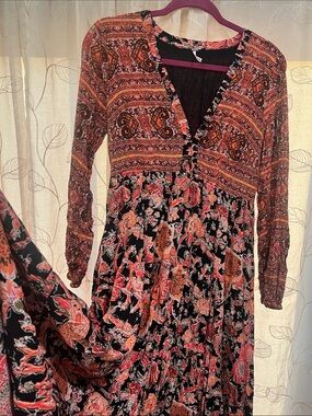 Free People Bohemian Long-Sleeve Floral Maxi Dress in Rust and Black size M